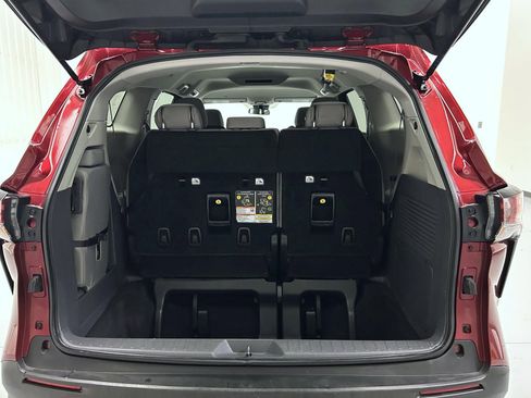 Used 2024 Toyota Sienna LE image 22