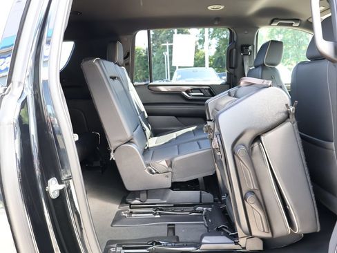 Used 2025 GMC Yukon XL Elevation AWD/4WD image 40