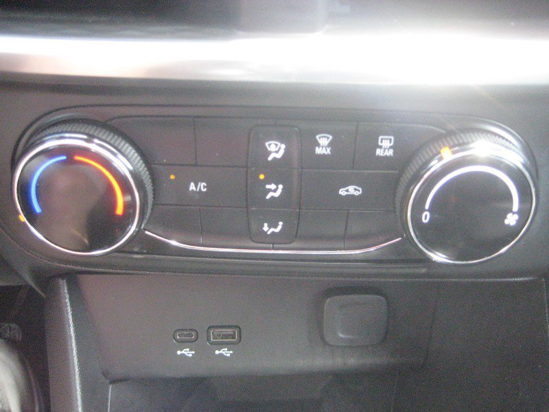 Used 2024 Buick Encore GX Preferred FWD image 18
