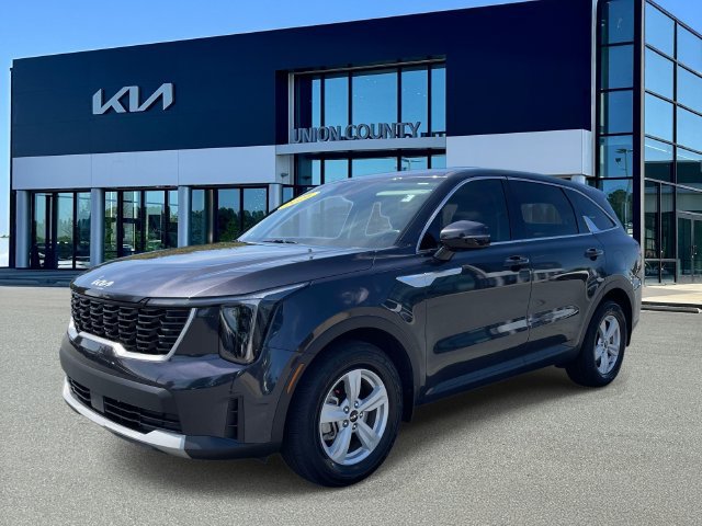 Certified 2026 Kia Sorento LX FWD image 3
