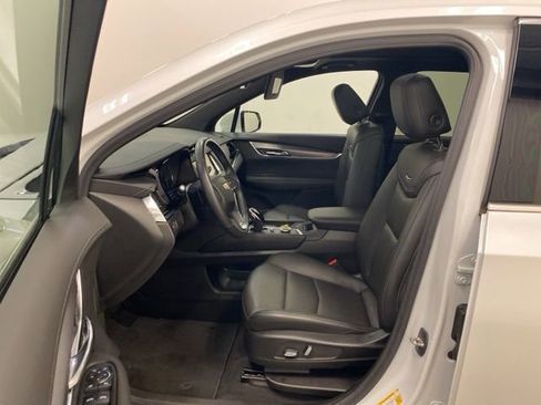 Used 2023 Cadillac XT6 Luxury AWD/4WD image 9