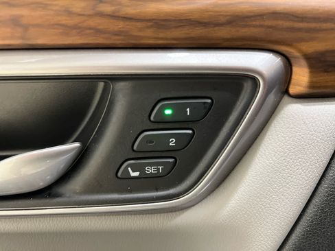 Used 2020 Honda CR-V Touring image 22