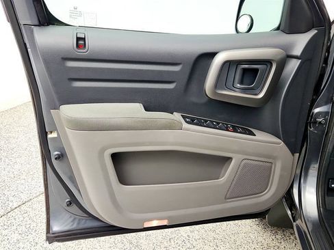 Used 2013 Honda Ridgeline RTS image 10