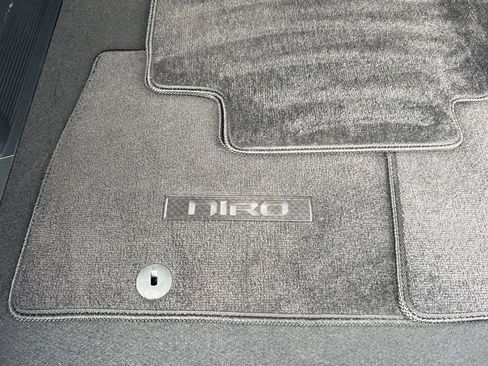 Certified 2024 Kia Niro EX image 12