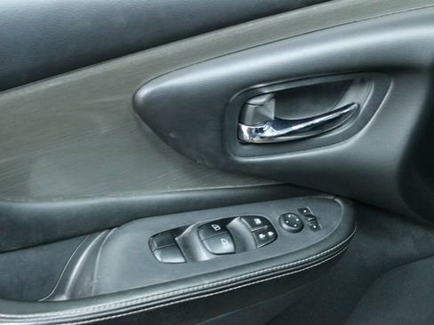 Used 2018 Nissan Murano SV AWD/4WD image 13