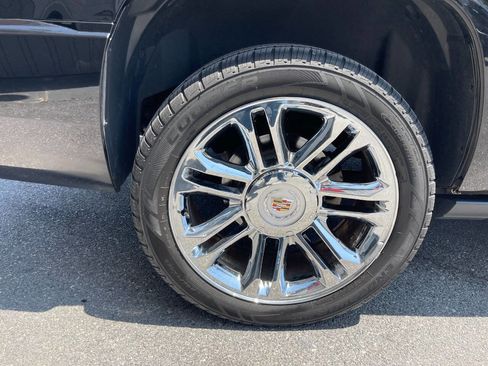 Used 2014 Cadillac Escalade Platinum image 11