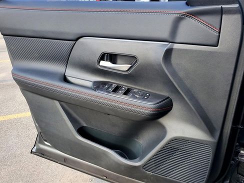 New 2025 Nissan Kicks SR w/ Illumination Package image 11