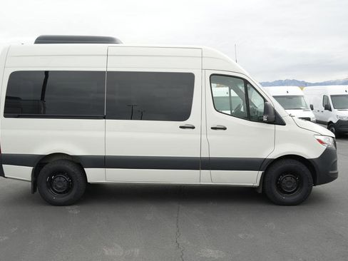 Used 2024 Mercedes-Benz Sprinter 2500 image 5