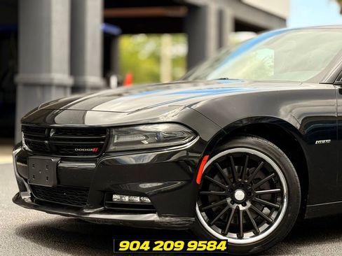 Used 2018 Dodge Charger R/T RWD image 2