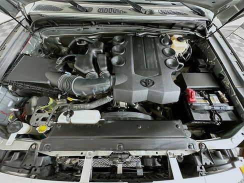 Used 2012 Toyota FJ Cruiser 2WD image 28