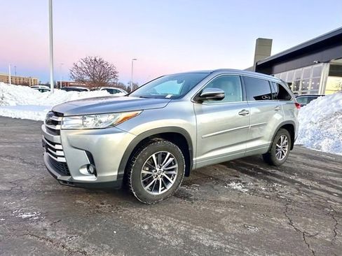 Used 2018 Toyota Highlander XLE w/ Protection Package #3 image 4