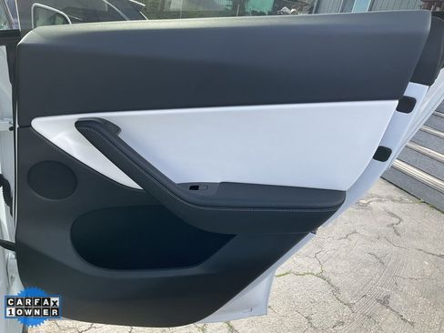 Used 2021 Tesla Model Y Long Range image 61