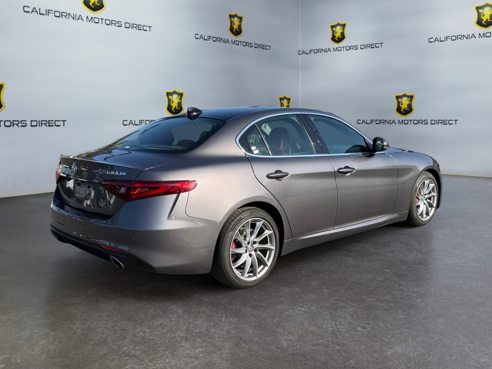 Used 2019 Alfa Romeo Giulia RWD image 5
