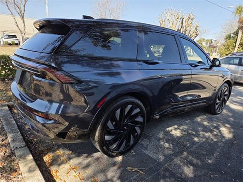 Used 2024 Lincoln Nautilus Reserve w/ Equipment Group 202A image 4