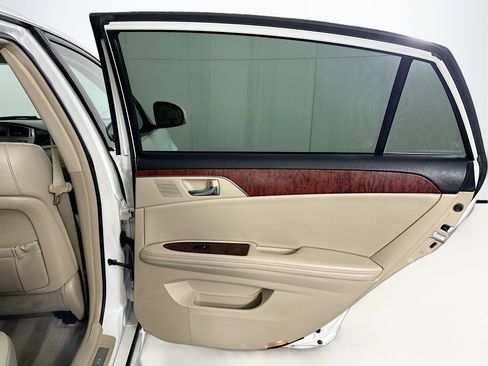 Used 2012 Toyota Avalon Limited image 30