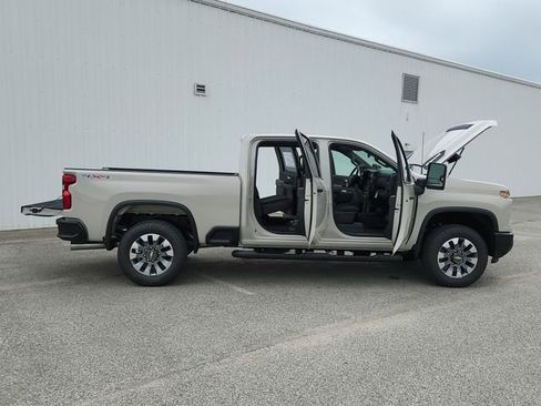 New 2026 Chevrolet Silverado 2500 Custom w/ Custom Value Package AWD/4WD image 16