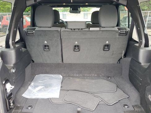 Certified 2025 Jeep Wrangler Unlimited Sahara AWD/4WD image 8