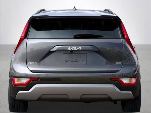 New 2025 Kia Niro EX Touring image 13