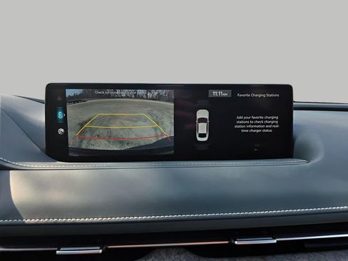 Used 2024 Genesis G80 image 24