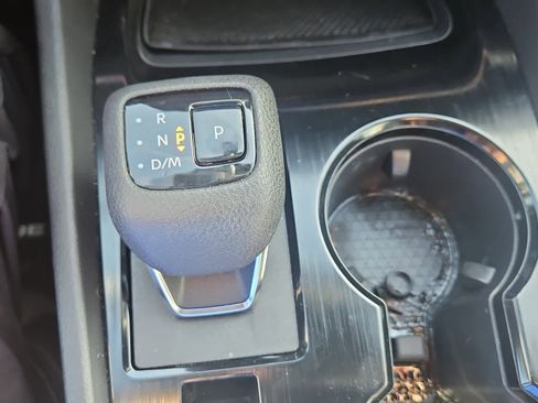 Used 2022 Nissan Rogue SV image 17