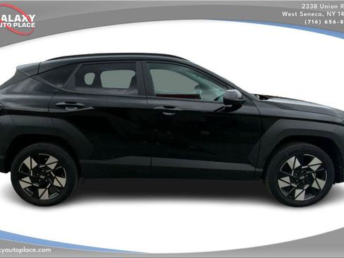 Used 2024 Hyundai Kona SEL AWD/4WD image 4