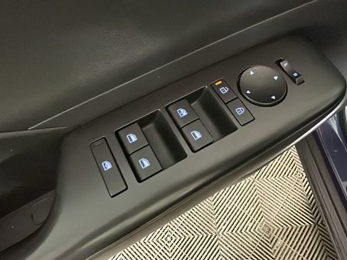 Used 2025 Hyundai Kona SEL FWD image 12