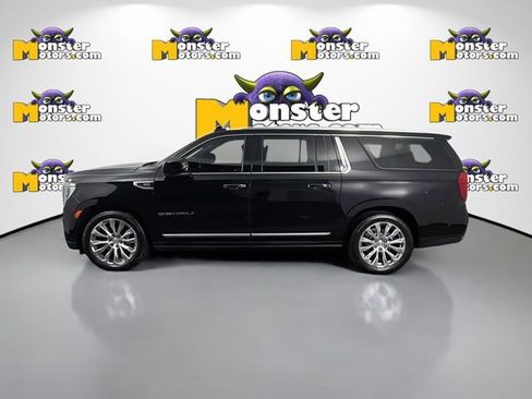 Used 2023 GMC Yukon XL Denali w/ Denali Reserve Package image 8