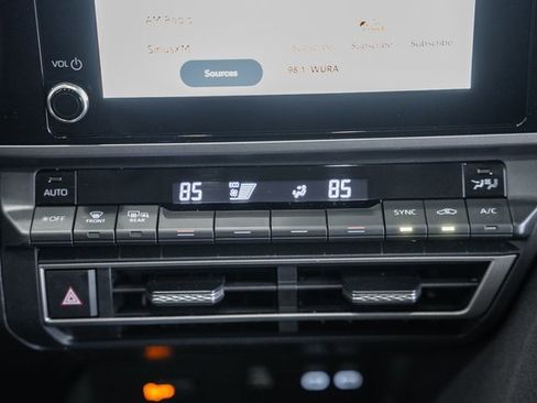 Used 2025 Toyota Camry LE image 21