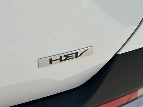 Used 2025 Kia Carnival LXS FWD image 13
