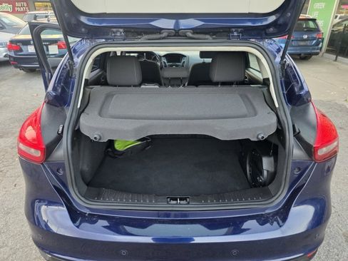 Used 2017 Ford Focus SEL w/ Cold Weather Package image 28