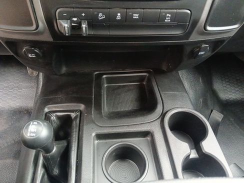 Used 2018 RAM 2500 Tradesman w/ Chrome Appearance Group image 32