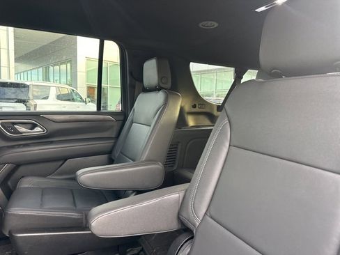 Used 2022 Chevrolet Suburban Z71 w/ Luxury Package image 7