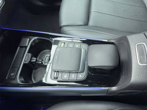 Used 2023 Mercedes-Benz EQB 250+ image 32