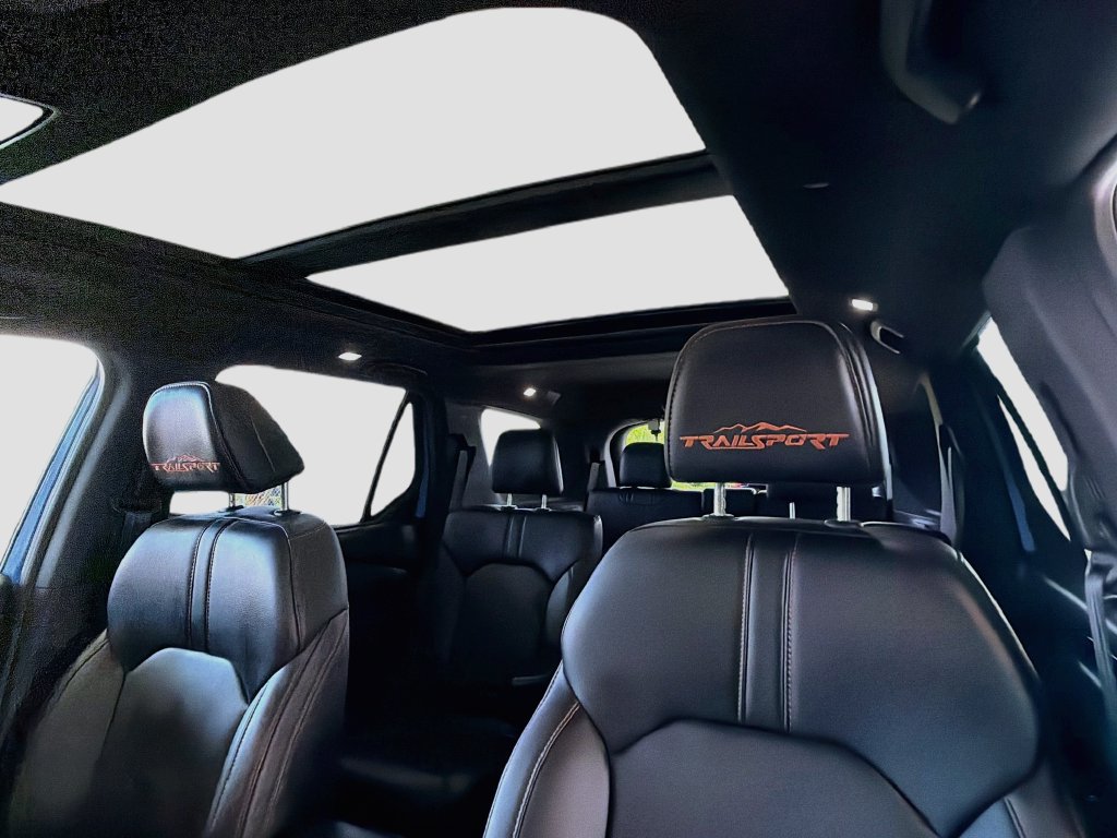 Used 2025 Honda Pilot TrailSport image 16