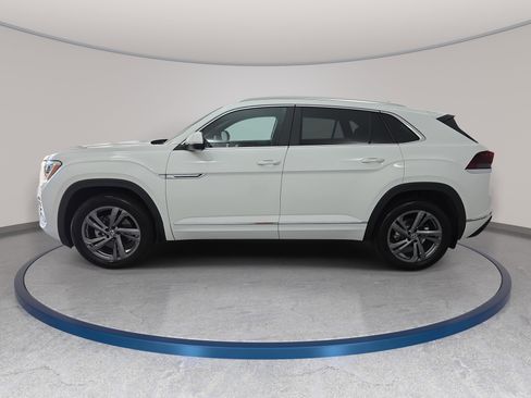 Used 2024 Volkswagen Atlas Cross Sport SEL R-Line image 8