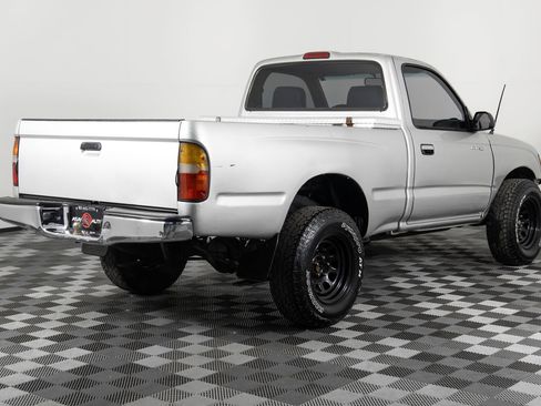 Used 2000 Toyota Tacoma 2WD Regular Cab image 8