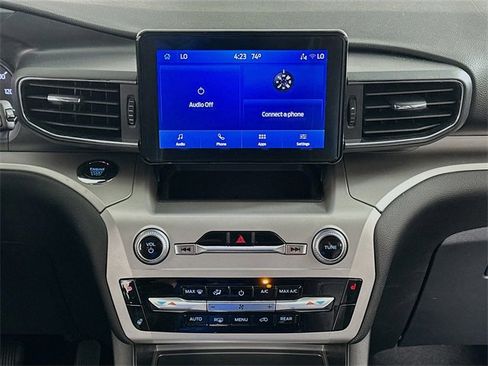 Used 2022 Ford Explorer XLT w/ Equipment Group 202A image 16