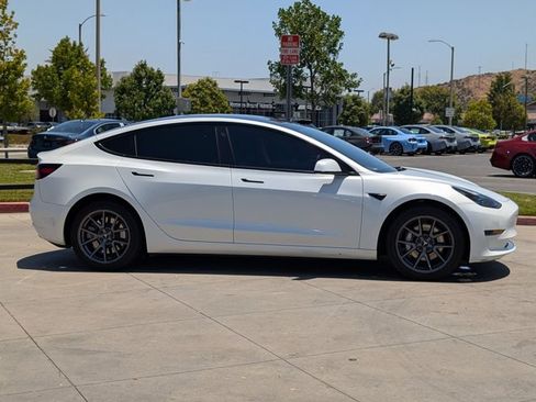 Used 2023 Tesla Model 3 Standard Range RWD image 4