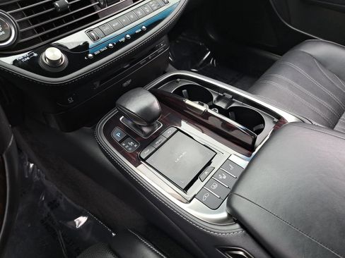 Used 2022 Lexus LS 500 w/ Interior Upgrade Package RWD image 27