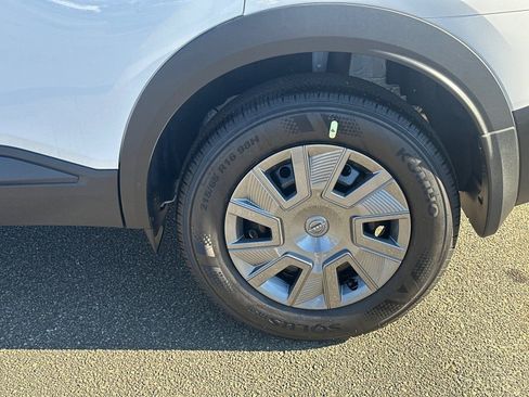 New 2026 Nissan Kicks S image 19