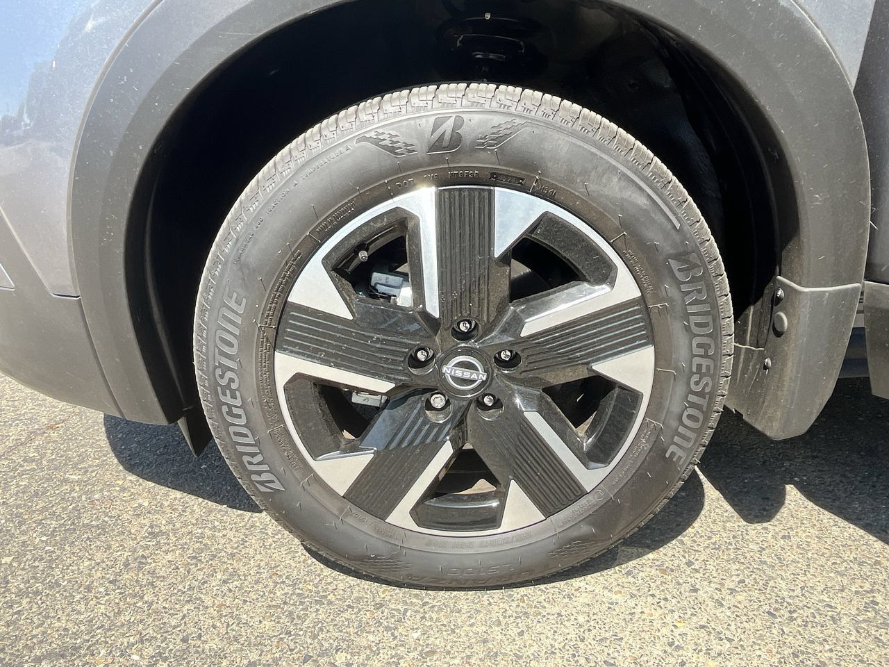 Used 2025 Nissan Kicks SR FWD image 29