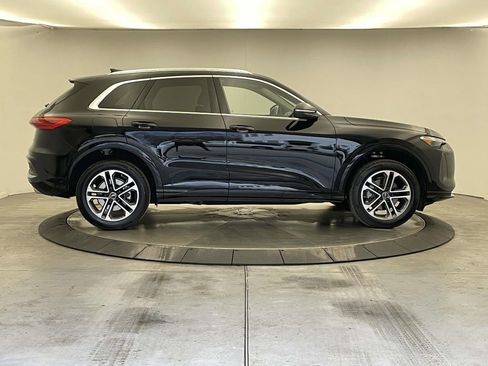 Certified 2025 Audi Q5 Premium w/ Convenience Package image 8