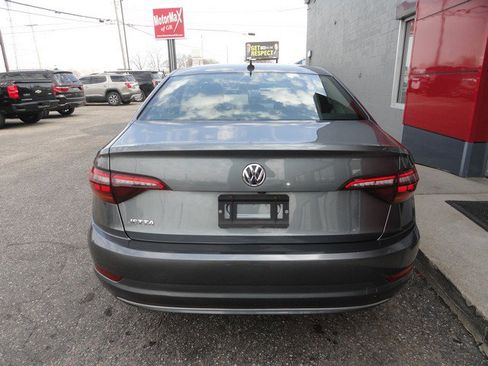 Used 2019 Volkswagen Jetta R-Line image 4