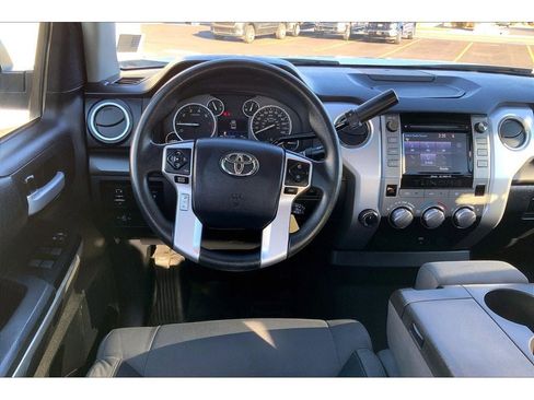 Used 2017 Toyota Tundra SR5 image 6