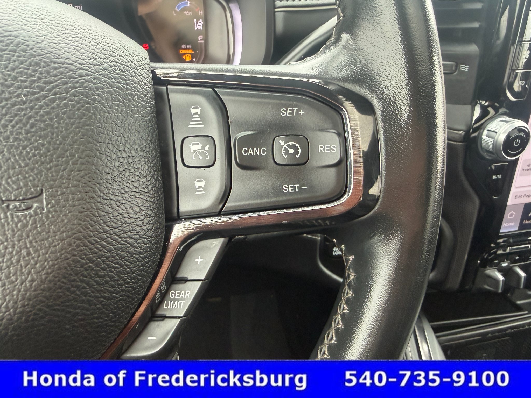 Used 2023 RAM 2500 Limited AWD/4WD image 23