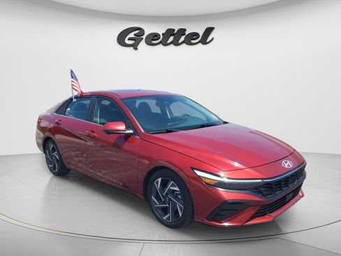 Used 2024 Hyundai Elantra Limited FWD image 3