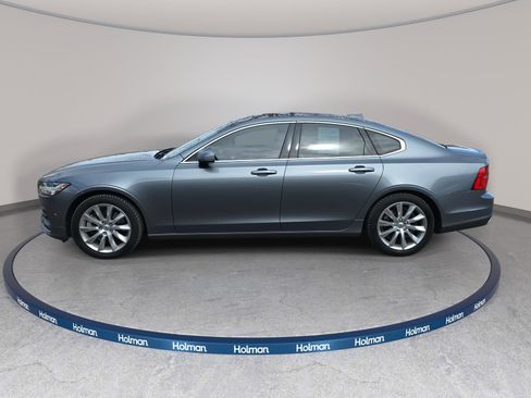 Used 2017 Volvo S90 T6 Momentum w/ Vision Package image 9