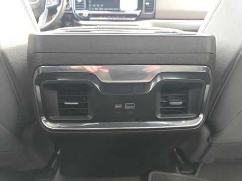 Used 2023 GMC Sierra 1500 SLT w/ SLT Convenience Package image 7