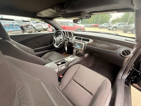 Used 2015 Chevrolet Camaro LT RWD image 25