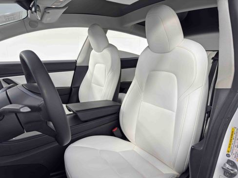 Used 2021 Tesla Model 3 Standard Range Plus image 37
